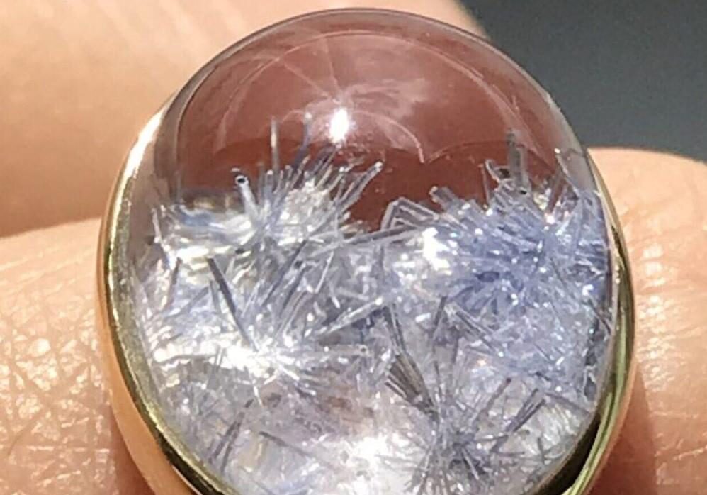 デュモルチェライトインクォーツ